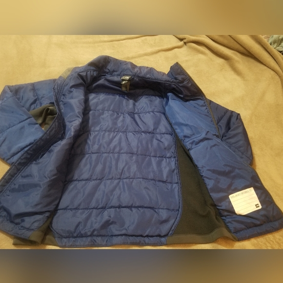 Boys Northface coat - Picture 6 of 6